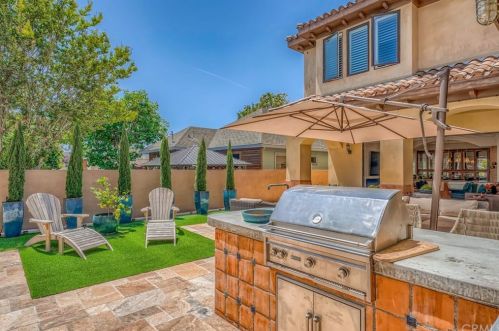 1814 Main St, Huntington Beach CA  92648-2725 exterior
