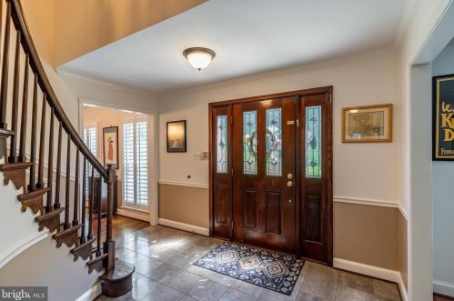 926 Harriman St, Great Falls, VA 22066-2534