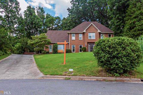 810 Mabry Rd, Atlanta GA  30328-2662 exterior