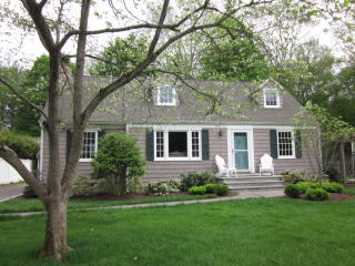 175 Millspaugh Dr, Fairfield, CT 06824-3014
