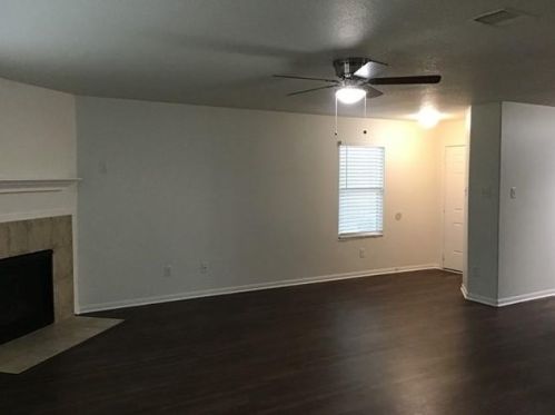 9848 Hyacinth Way, Conroe TX  77385-8109 exterior