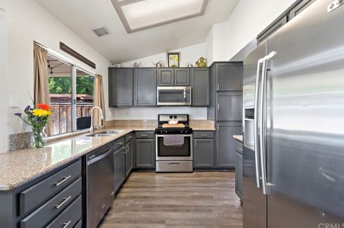 22813 Navut Ave, Wildomar, CA 92595-9513