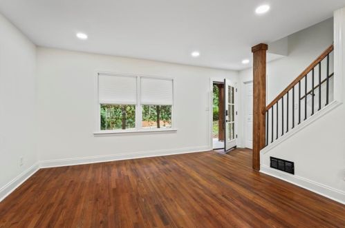 2735 Defoors Ferry Rd, Atlanta GA  30318-2168 exterior