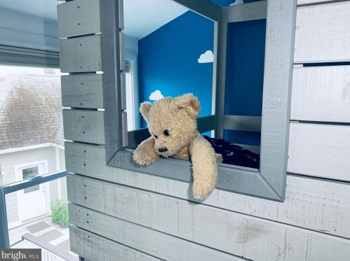 2233 Luzerne Ave, Silver Spring MD 20910-2135 exterior