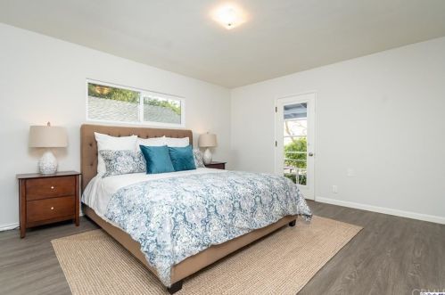 5124 Ln Crescenta Ave, Glendale CA 91214-2117 exterior