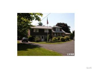 1481 Kelchner Rd, Bethlehem, PA 18018-1516