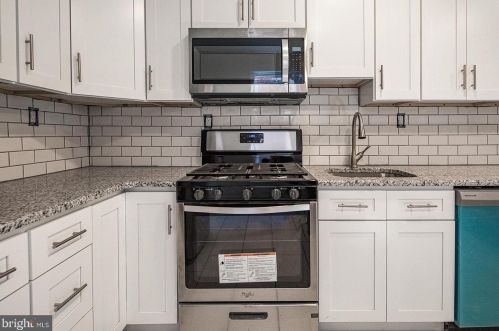 2440 16 St, Philadelphia PA  19132-4438 exterior