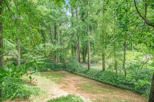 6869 Lockridge Dr, Atlanta GA  30360-1514 exterior