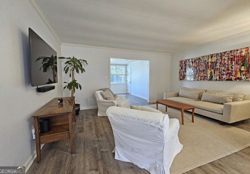 83 Montre Sq, Atlanta GA  30327-4046 exterior