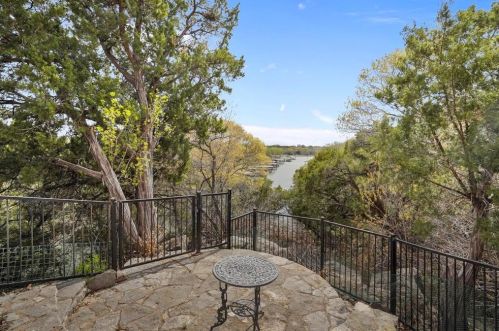 2011 Grn Wing, Granbury TX 76049-5576 exterior