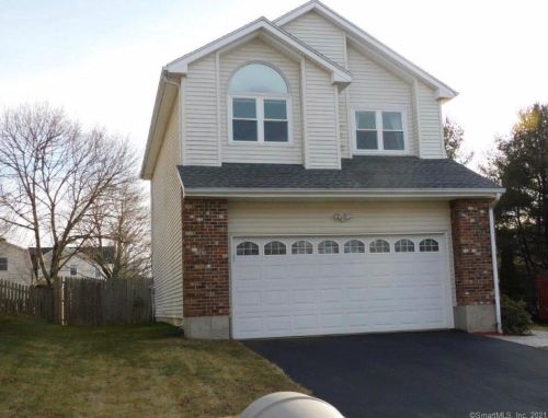 13 Alicia Ln, Middletown, CT 06457-4561
