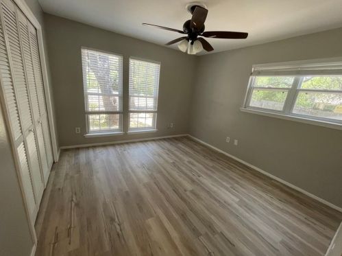 1902 Casa Grande Dr, Austin TX  78733-1603 exterior