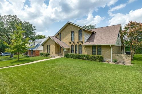 9985 Greenfield Dr, Dallas, TX 75238-2601