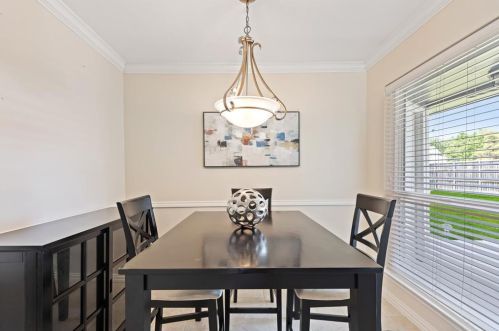 1801 Kensington Dr, Carrollton TX 75007-2463 exterior