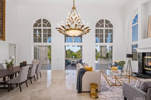 1 Charlotte, Irvine CA  92603-3448 exterior