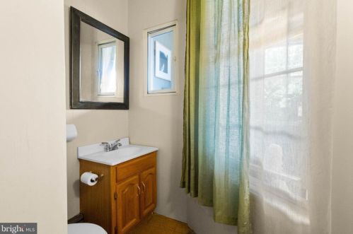 1226 8th St, Philadelphia PA  19147-5130 exterior