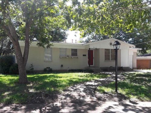 8417 Monmouth Dr, Fort Worth TX  76116-6840 exterior