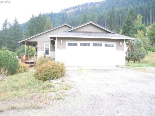 32 Kay Rd, Carson, WA 98610-3043