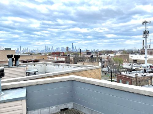 2808 Chicago Ave, Chicago IL  60622-7833 exterior