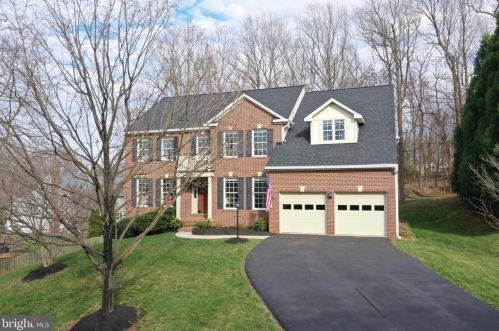 522 Fortress Cir, Leesburg, VA 20175-8929