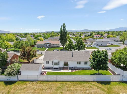 4662 8450, Taylorsville UT exterior