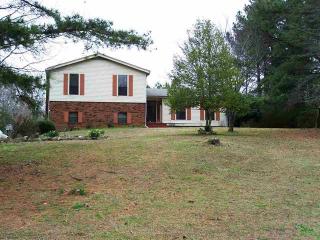 268 Eastern Shores Dr, Lexington, TN 38351-1237