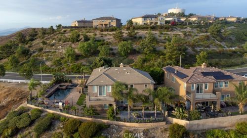 18458 Lakepointe Dr, Riverside CA  92503-0252 exterior