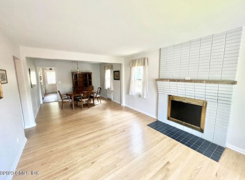 44 Gerry St, Greenwich CT  06830-6256 exterior