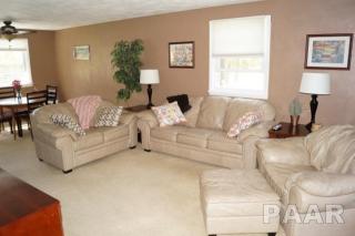 1318 Tobi Ln, Peoria IL  61614-1942 exterior