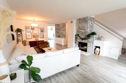 7492 Seabluff Dr, Huntington Beach, CA 92648-2459