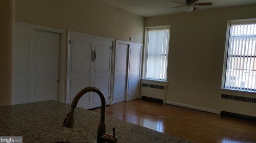 1613 Broad St, Philadelphia, PA 19148-1003