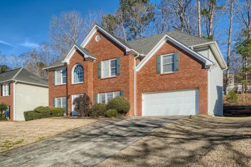 70 Richlake Dr, Suwanee, GA 30024-4315
