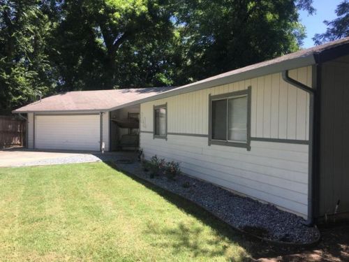 2967 Mahan St, Redding, CA 96001-3619
