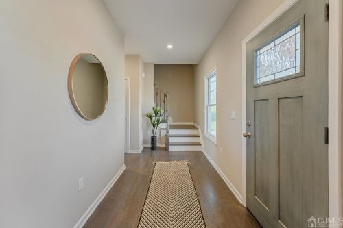 22 Ovington Ave, Edison, NJ 08817-3510