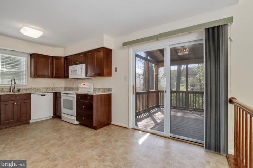 125 Snowy Owl Dr, Silver Spring MD 20901-1656 exterior