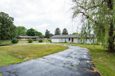 36858 Northwestern Ave, Gurnee, IL 60031-1120