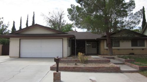 541 Trisha Ct, Ridgecrest, CA 93555-3438