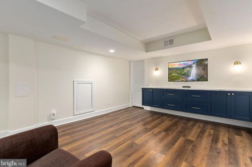 1516 Live Oak Dr, Silver Spring MD 20910-1543 exterior