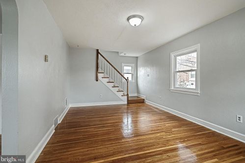 760 Midland Ave, York, PA 17403-2932