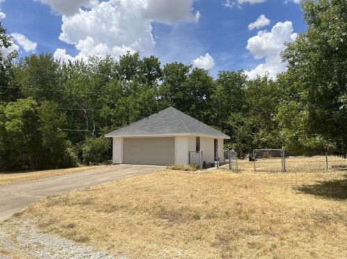 111 Lynnie Penny, Midlothian TX  76065-6770 exterior