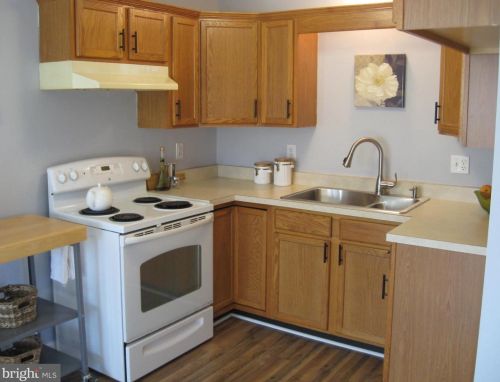 2296 Baltimore Pike, Hanover, PA 17331-9611