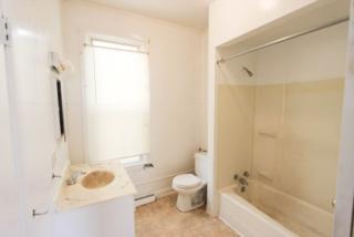 712 Lorain St, Toledo OH  43609-3132 exterior