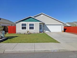2967 8th St, Eagle Crest, OR 97756-1228