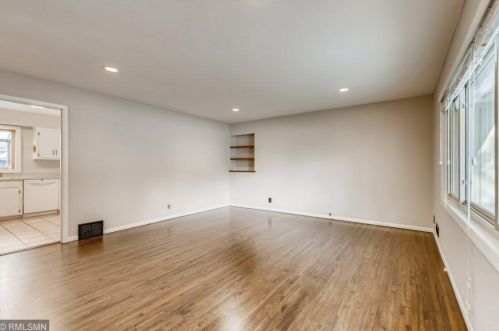 248 150th St, Saint Paul MN  55124-6718 exterior