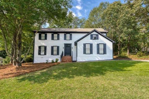 1887 Emerson Lake Cir, Lithonia, GA 30078-6690