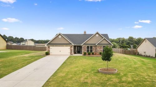 1028 Lake Vista Dr, Jefferson, GA 30549-4613