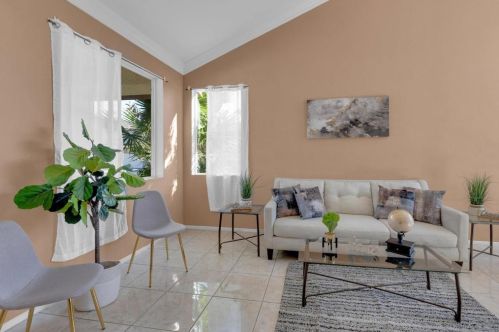 1263 Stanislaus Dr, Chula Vista CA  91913-1401 exterior