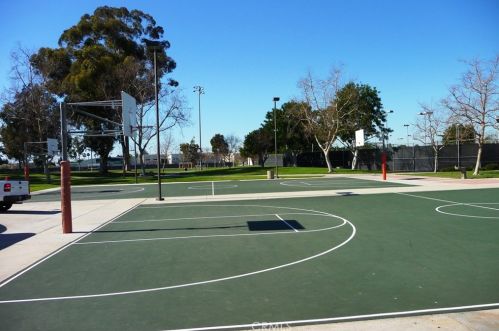 4 Helena, Irvine CA  92604-1962 exterior