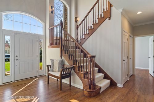 360 Pondview Dr, Palatine, IL 60067-8000