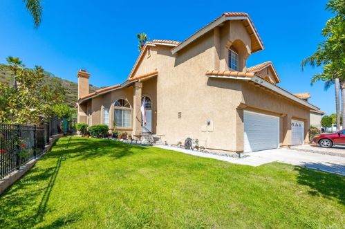 6080 Hackamore Ln, Anaheim, CA 92807-4869